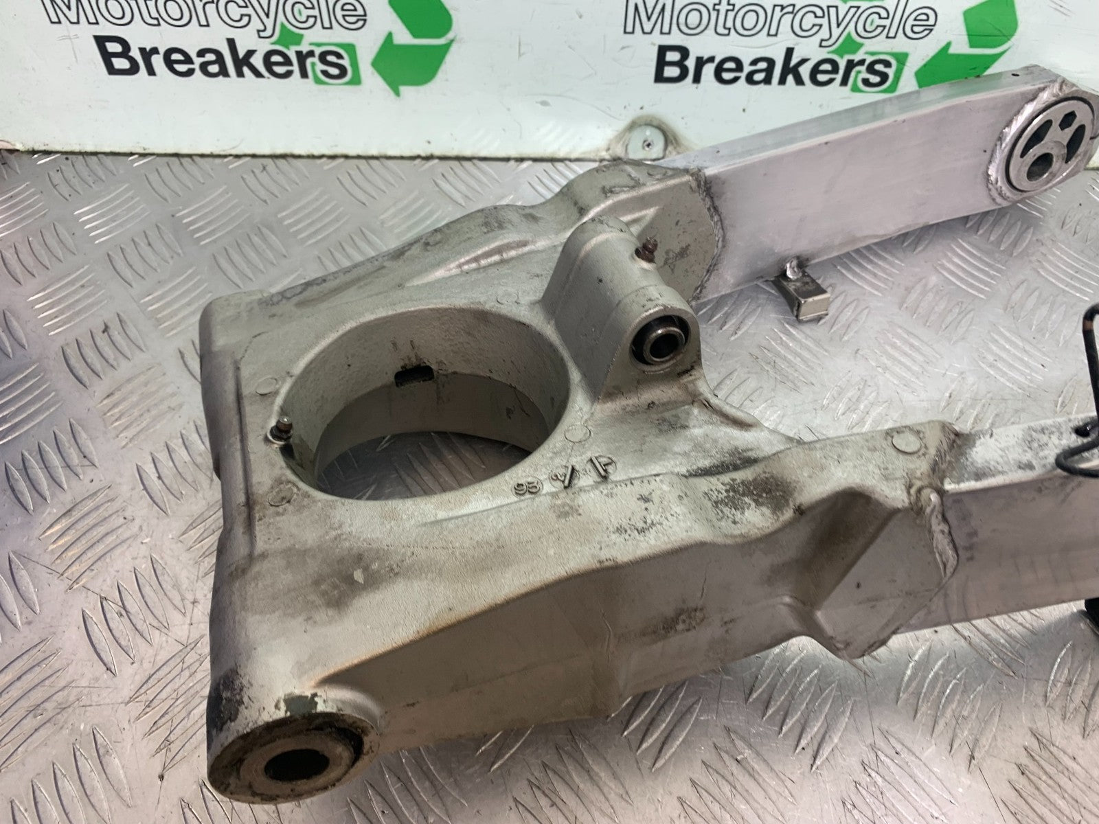 KAWASAKI ZZR1100 D SWINGARM YEAR 1993-2001 (CMB1289)