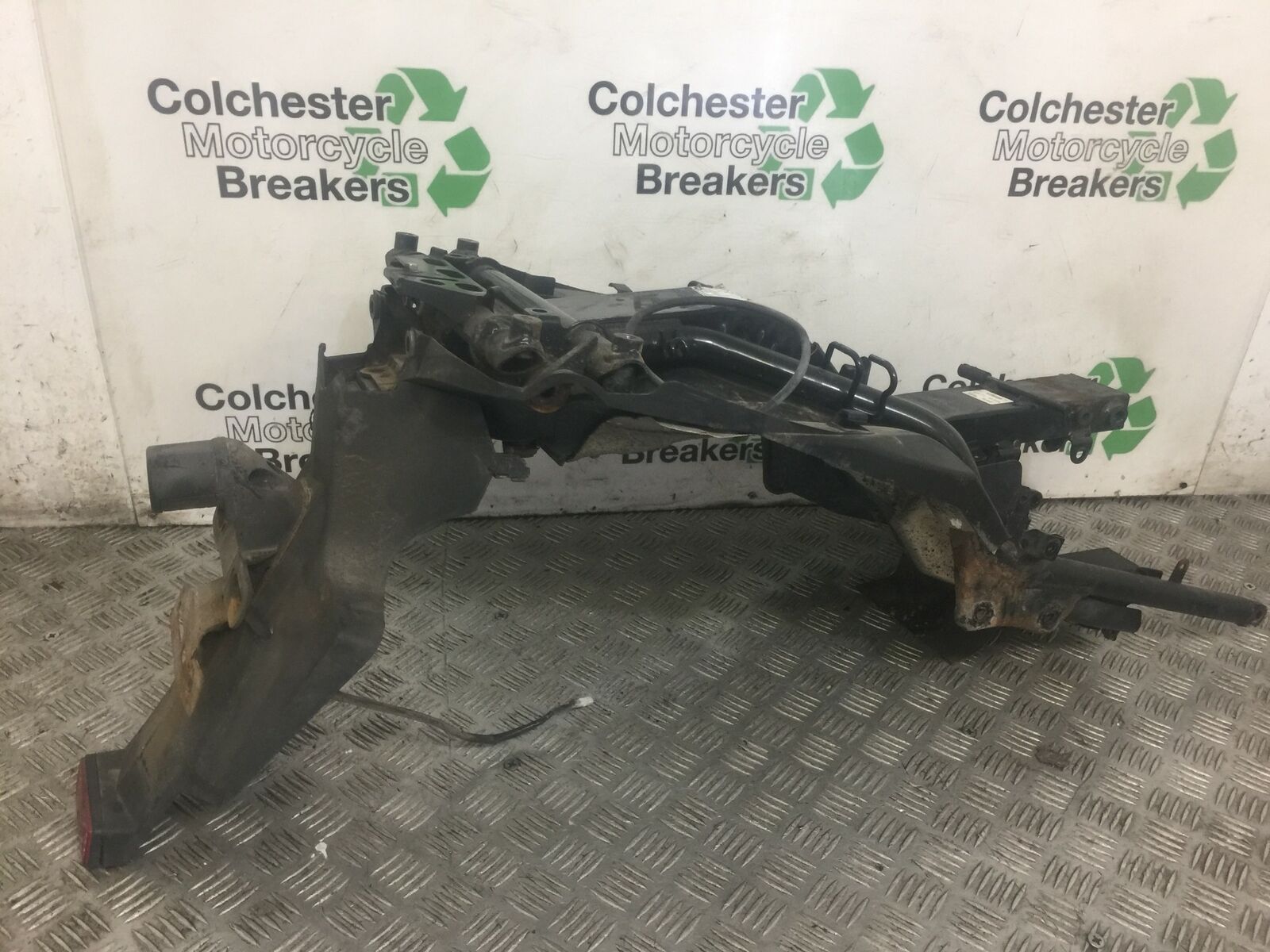 HONDA VFR800 V TEC REAR SUBFRAME AND MUDGUARD  YEAR 2009-2013  (ABS) STOCK 576