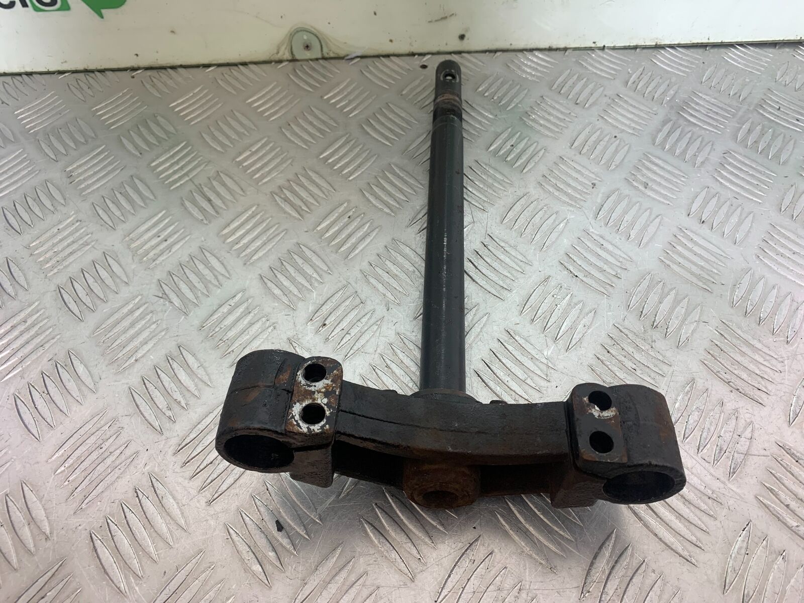 LEXMOTO MATADOR 125 JJ125T-17 BOTTOM YOKE (CMB1115)