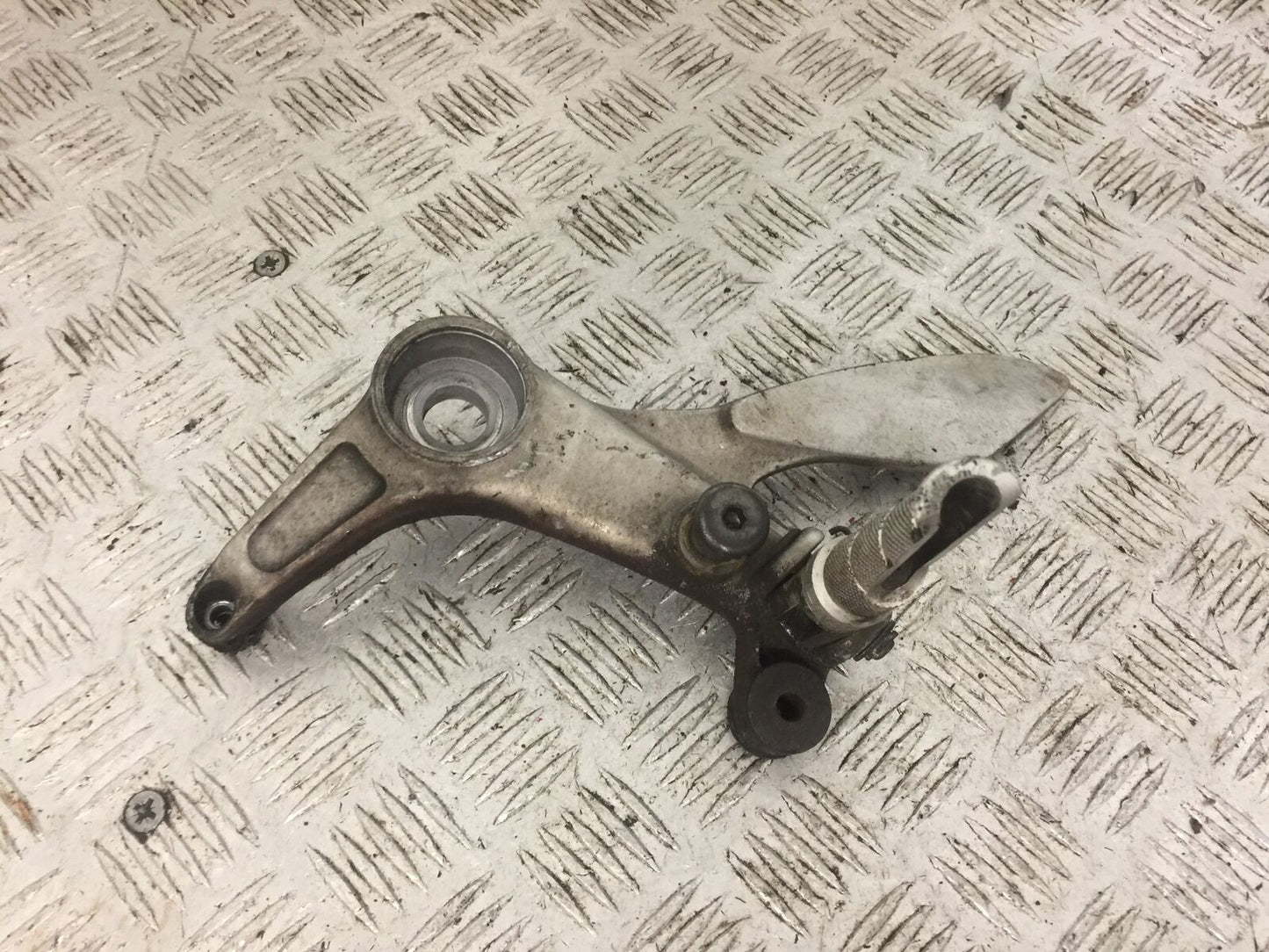 HONDA VTR1000 VTR 1000 FIRESTORM FRONT LEFT HANGER & PEG  YEAR 2002 (STOCK 794)