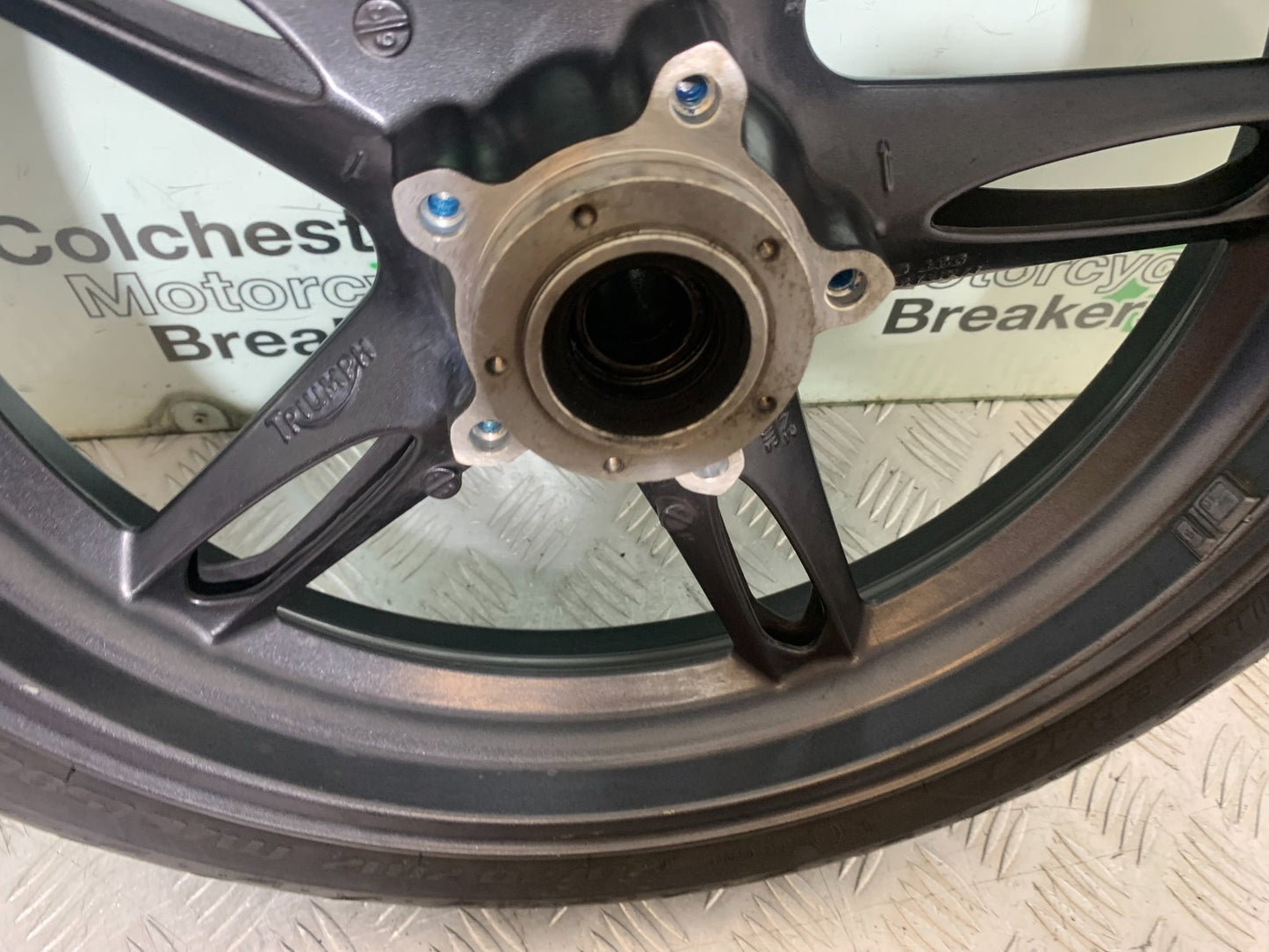 TRIUMPH 1050 SPEED TRIPLE FRONT WHEEL   YEAR 2005-2007 (CMB1322)