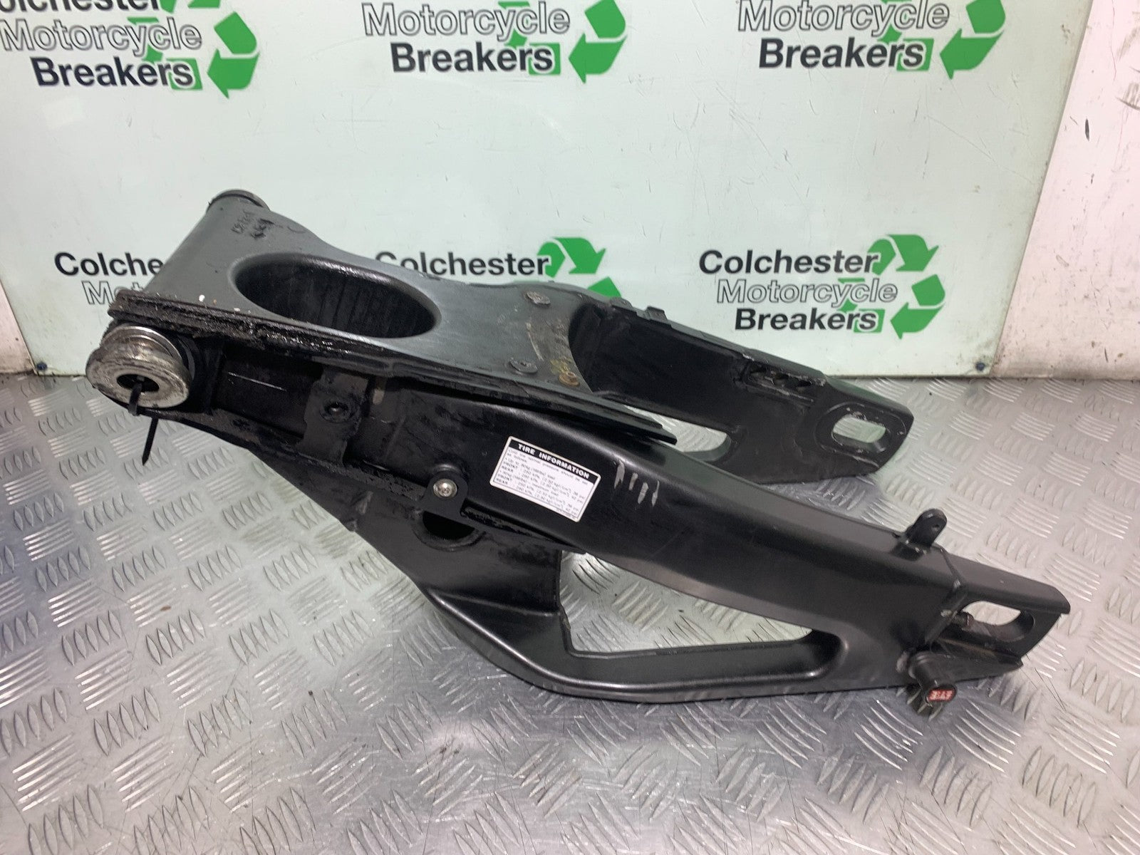 YAMAHA YZF R1 4C8 SWINGARM YEAR 2007-2008 (CMB1237)