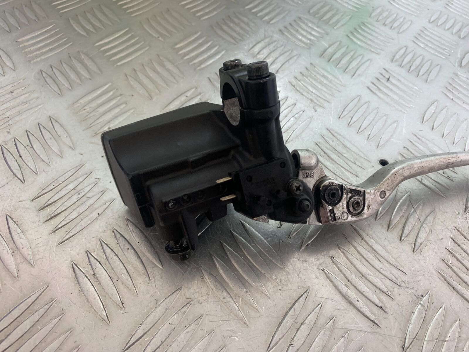 YAMAHA XJ6 XJ6-S FRONT BRAKE MASTER CYLINDER  YEAR 2009-2015  (CMB1070)