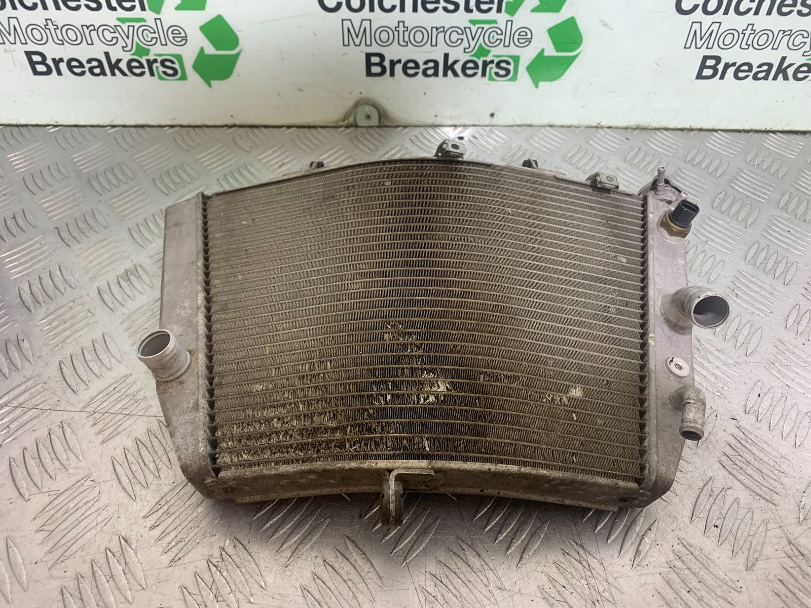 SUZUKI GSXR750 GSXR 750 K4 K5 RADIATOR  2004-2005 (CMB1319)