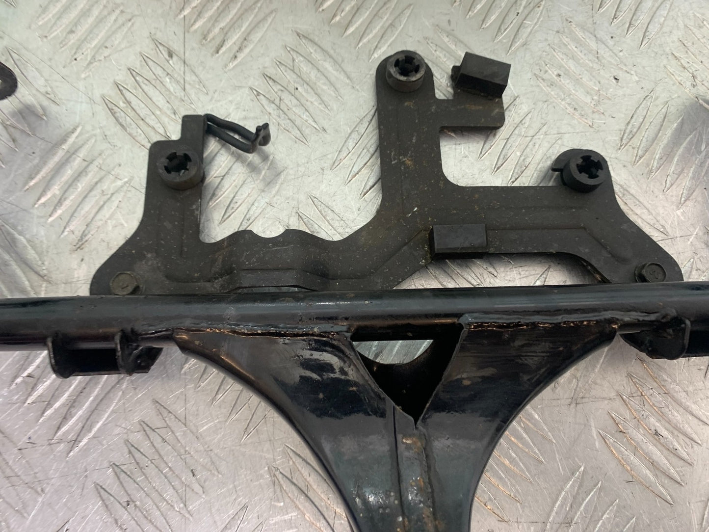 KAWASAKI ZZR1100 D FAIRING BRACKET  YEAR 1993-2001 (CMB1289)