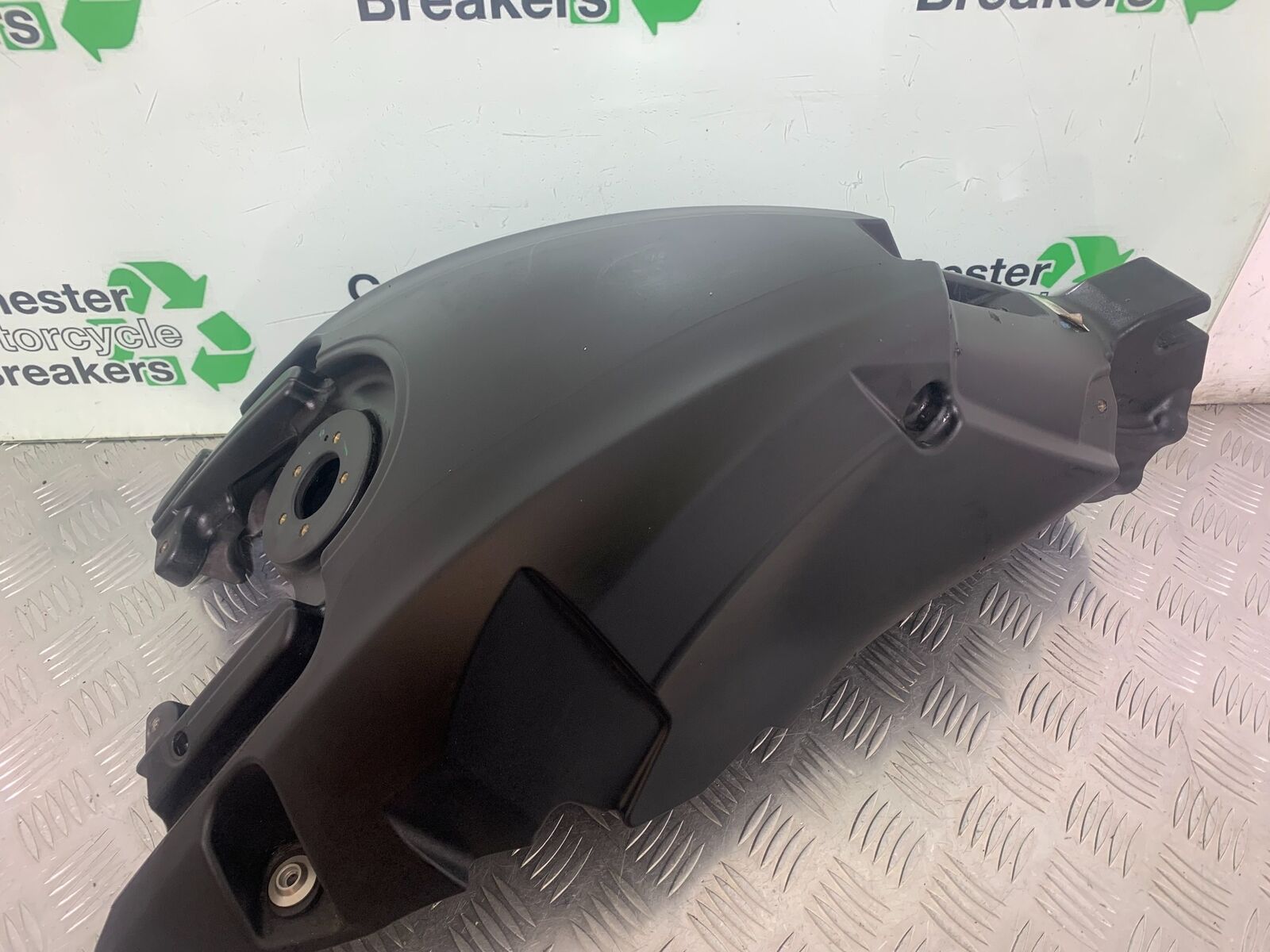 DUCATI DIAVEL 1200 PETROL TANK YEAR 2014-17 (CMB1054)