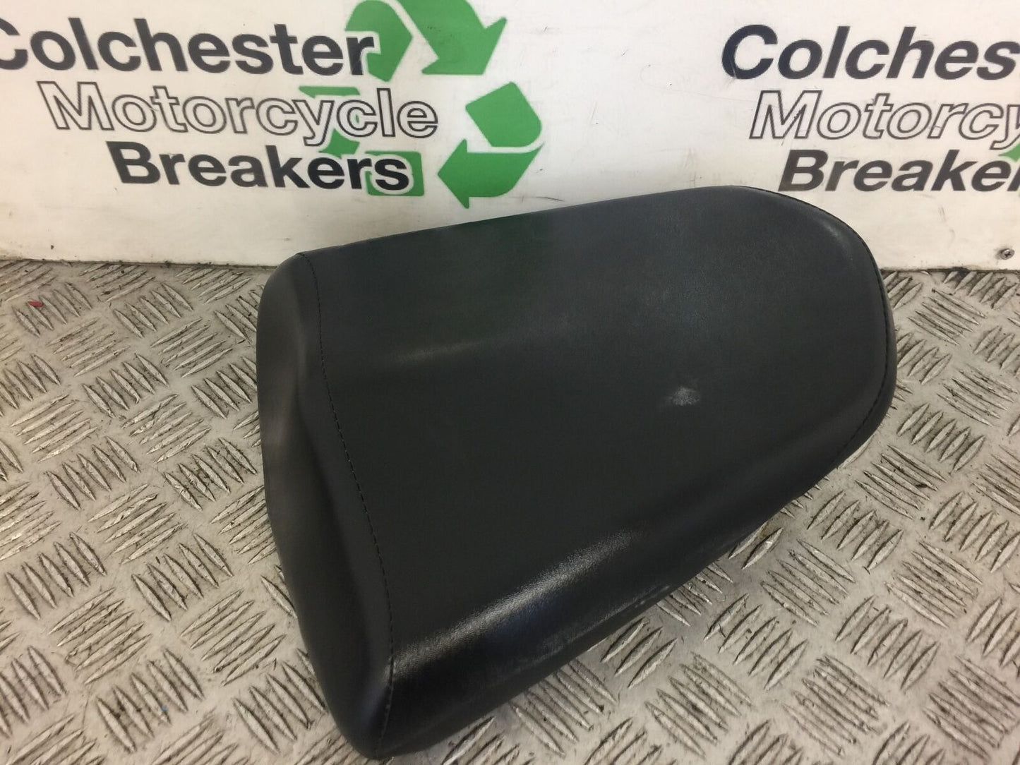 HONDA CBR125 CBR 125 REAR SEAT YEAR 2011-2017 (STOCK 347)