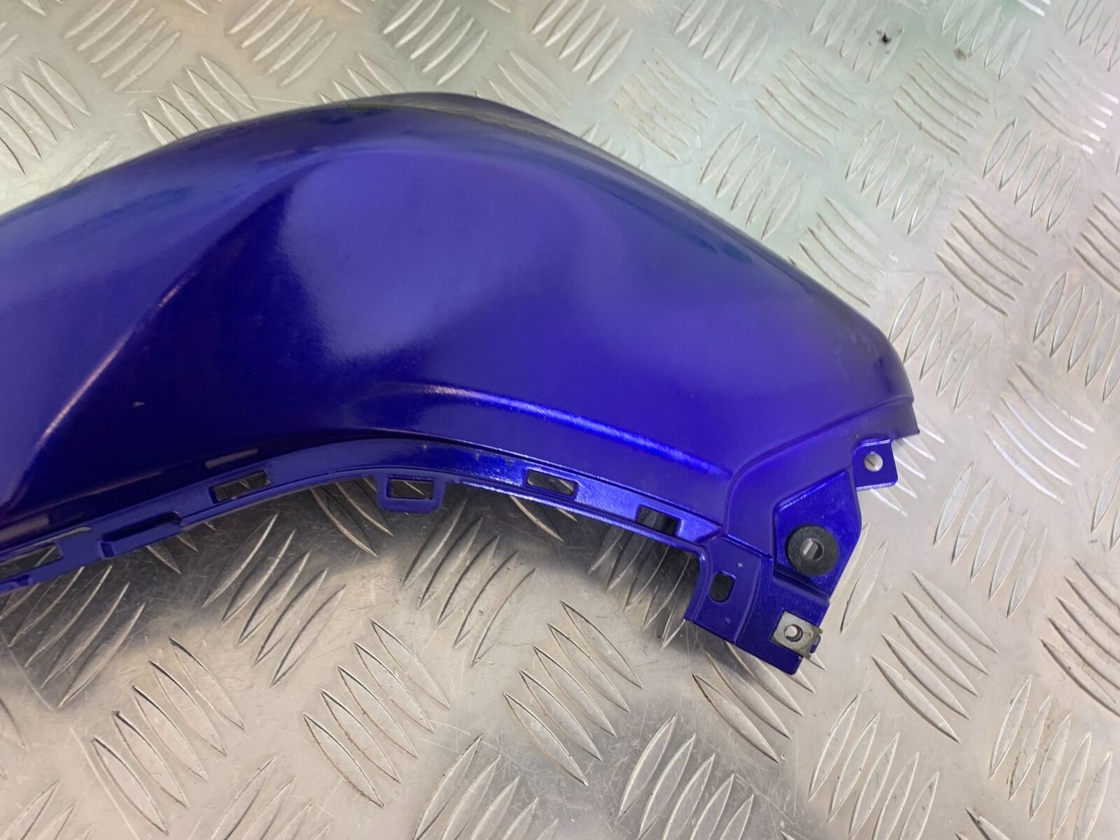YAMAHA MT 125 MT125 LEFT TANK PANEL   YEAR 2021-2024 ABS (CMB1010)