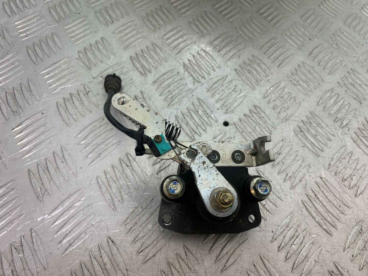 PIAGGIO MP3 250 ie ANTI ROLL CALIPER  YEAR 2007 (CMB1307)