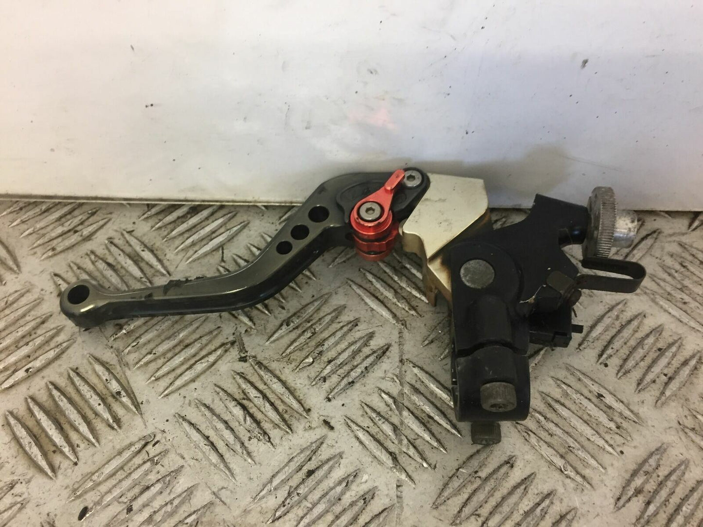KAWASAKI ZX12R ZX12 R CLUTCH LEVER AND BRACKET  YEAR 2001