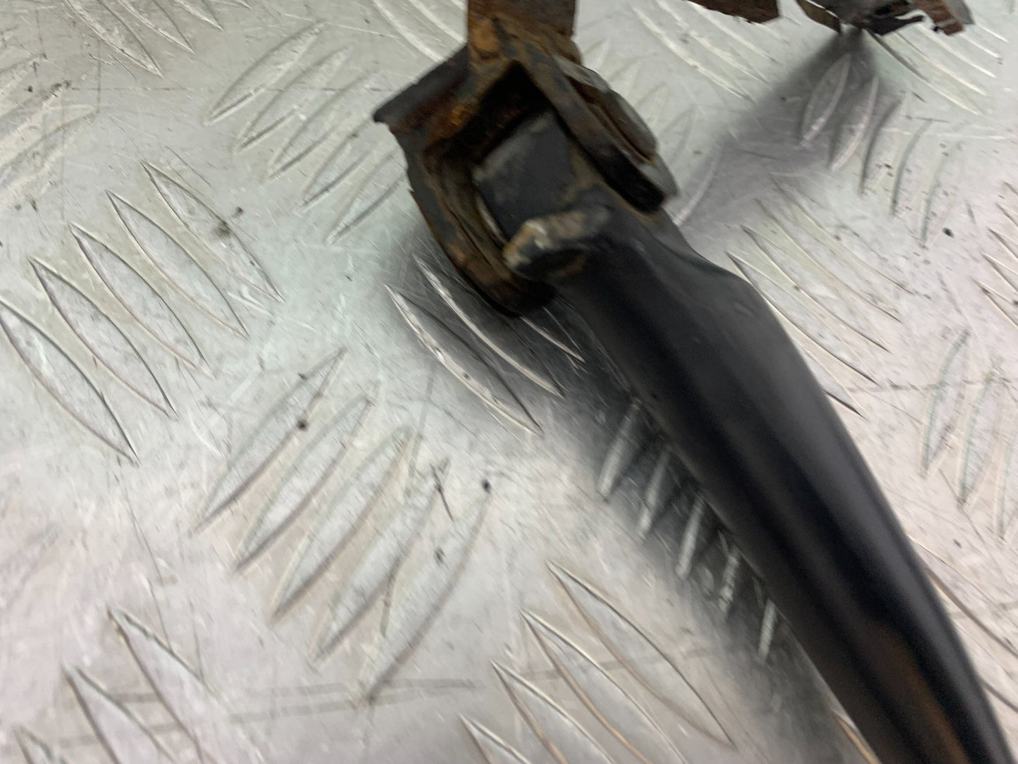 TRIUMPH 955i SPRINT ST GRAB HANDLE  YEAR 1999-04 (CMB1230)