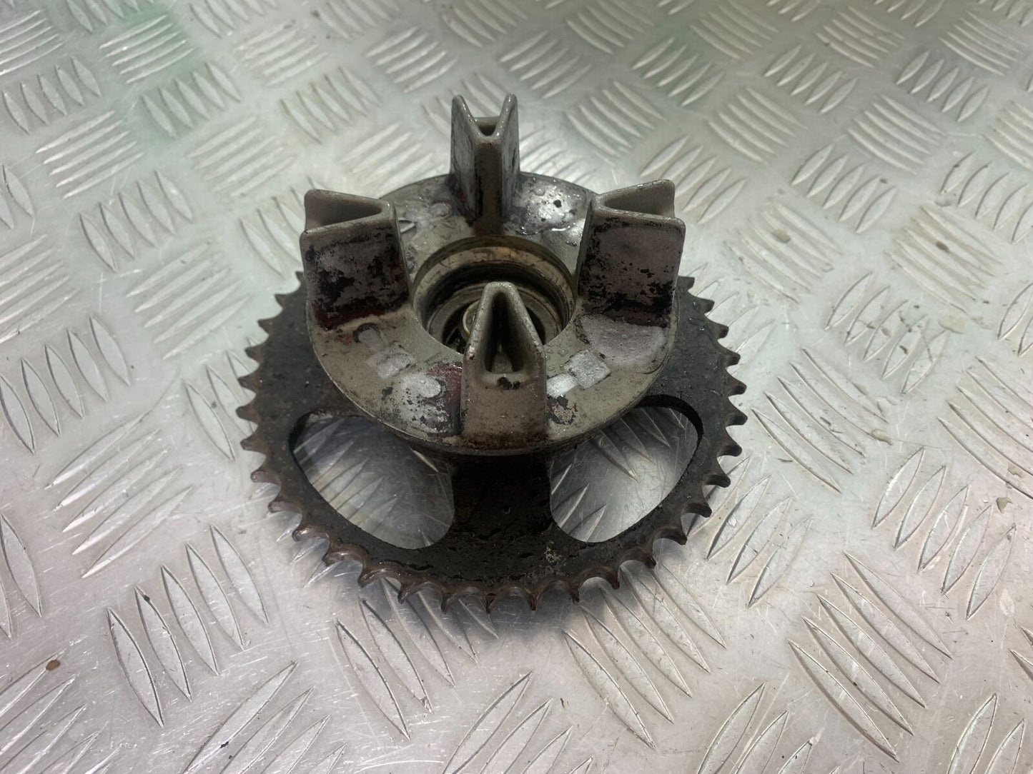 HONDA CBR125 CBR 125 SPROCKET CARRIER  YEAR 2004-06  (CMB1040)