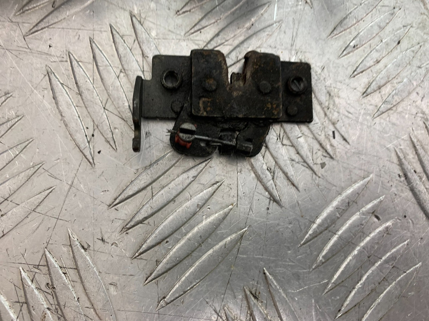 PIAGGIO VESPA GT125 L SEAT CATCH  YEAR 2003 (CMB1300)