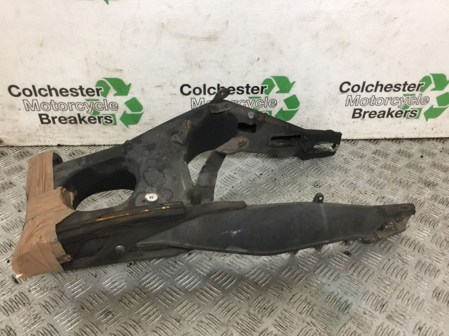 TRIUMPH 675 STREET TRIPLE SWINGARM  YEAR 2016 (STOCK 812)