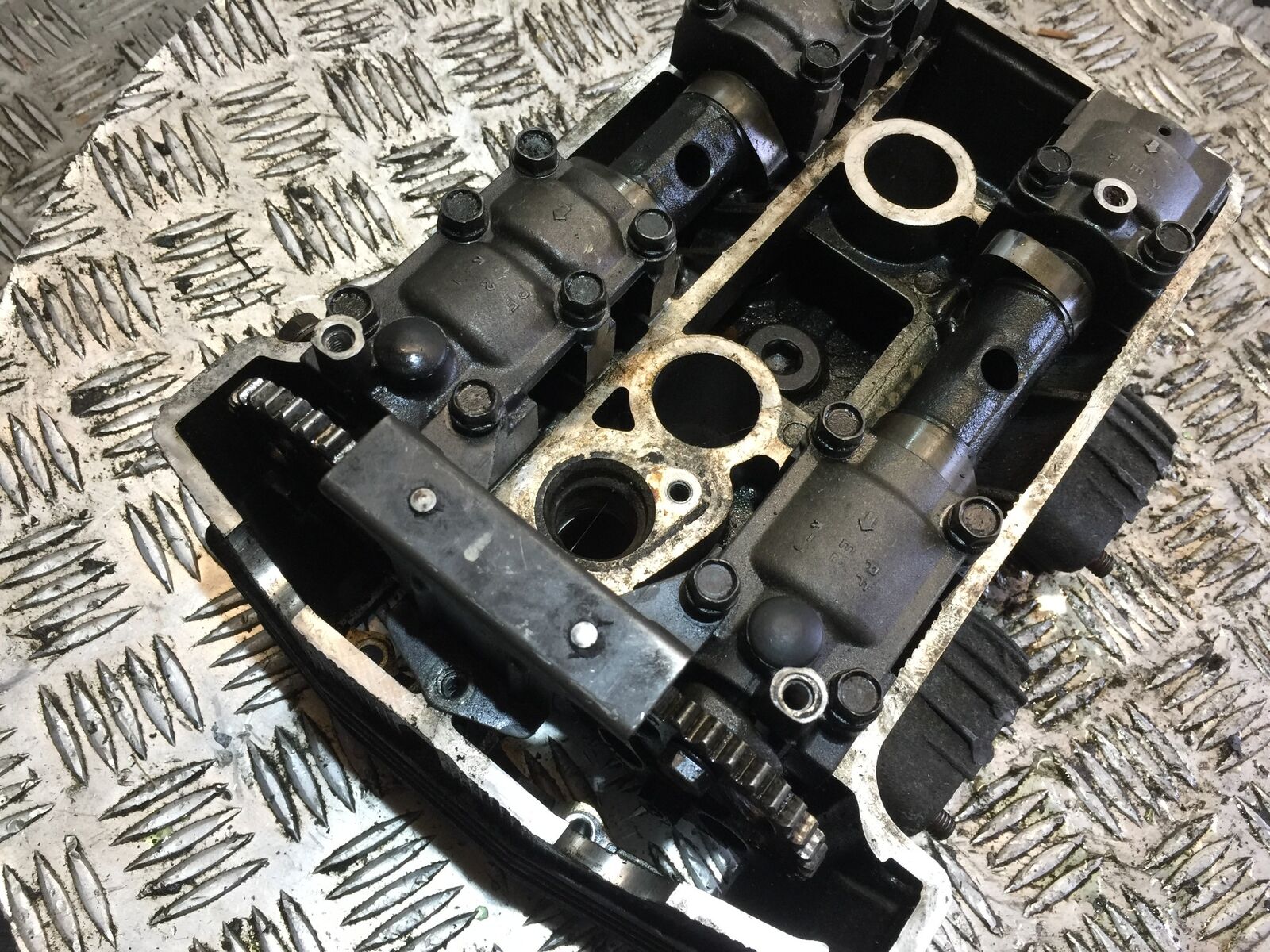 YAMAHA XTZ 750 SUPER TENERE CYLINDER HEAD AND CAMS  (STOCK 889)