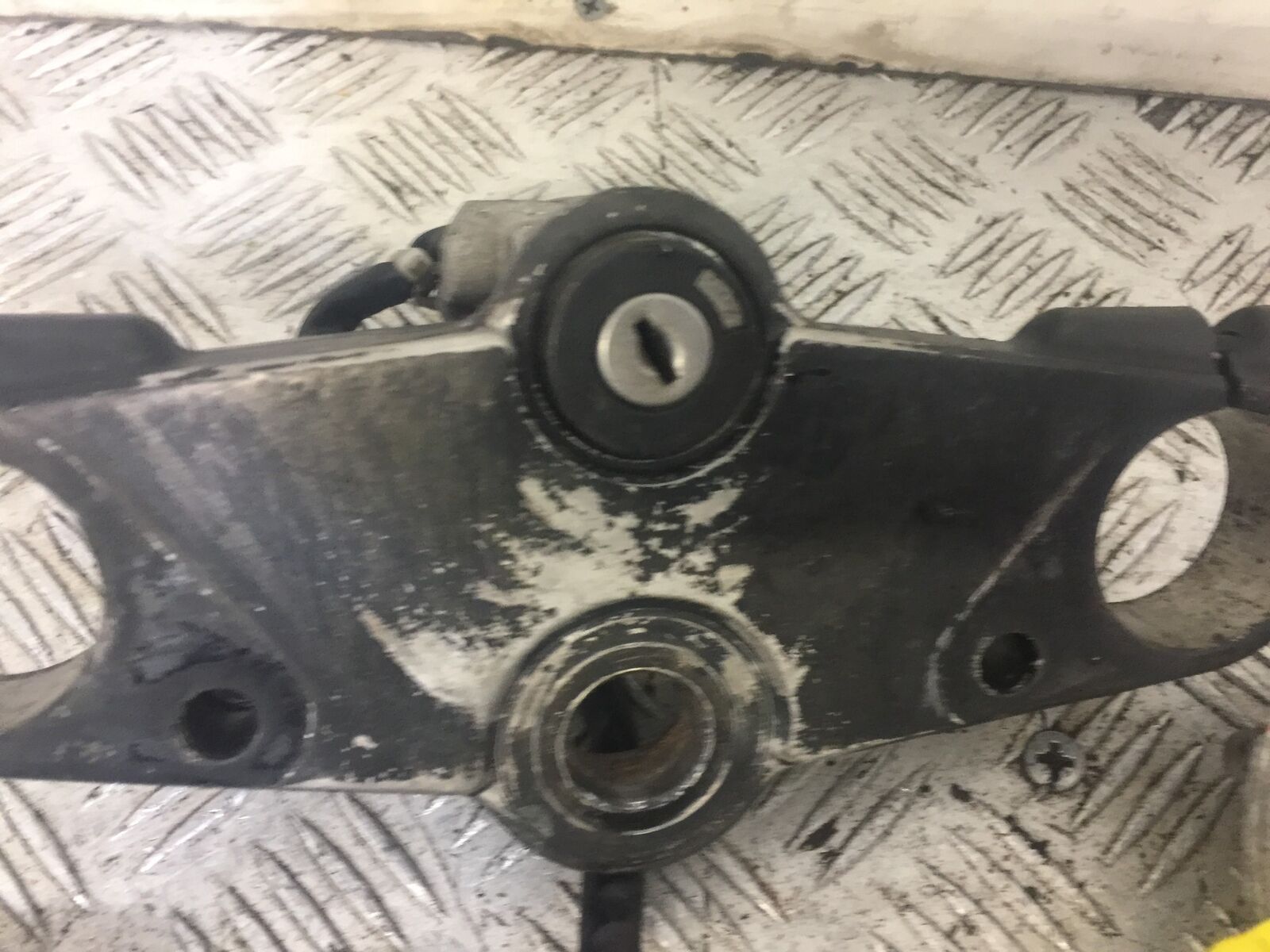 SUZUKI RF600 RF 600 LOCKS AND KEY  YEAR 1996 (STOCK 679)