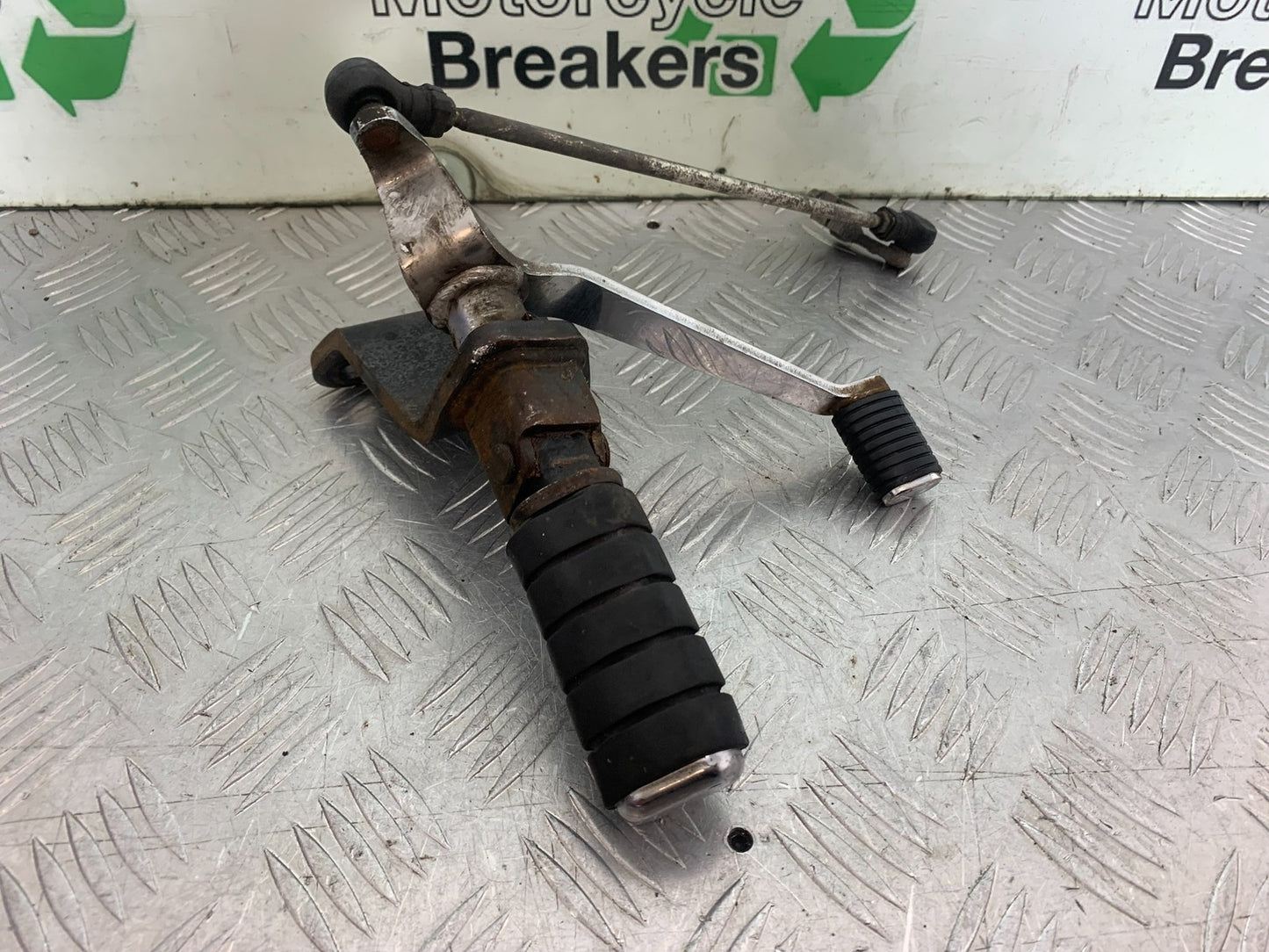 HONDA VT750 SHADOW FRONT LEFT PEG & GEAR LEVER   YEAR 2003-2004 (CMB1265)