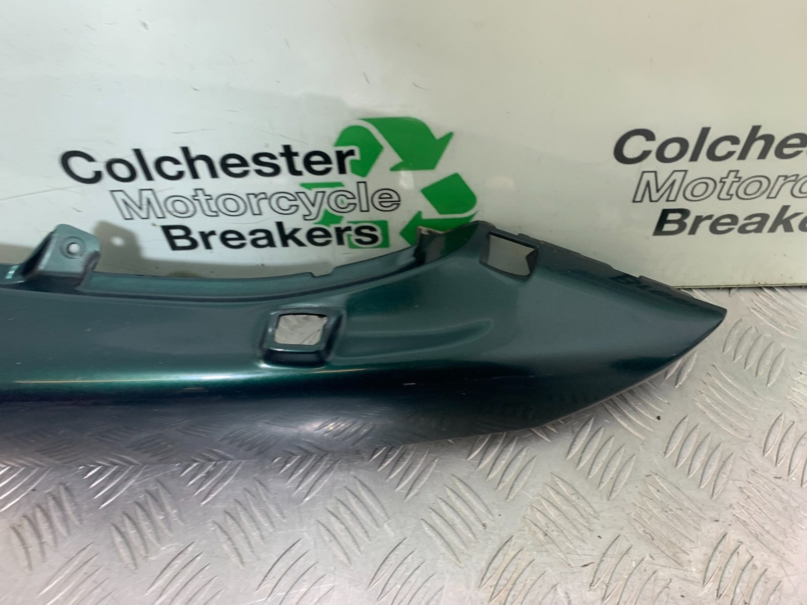 YAMAHA XJ600 XJ 600 DIVERSION LEFT SEAT PANEL  1998-2000 (CMB1191)