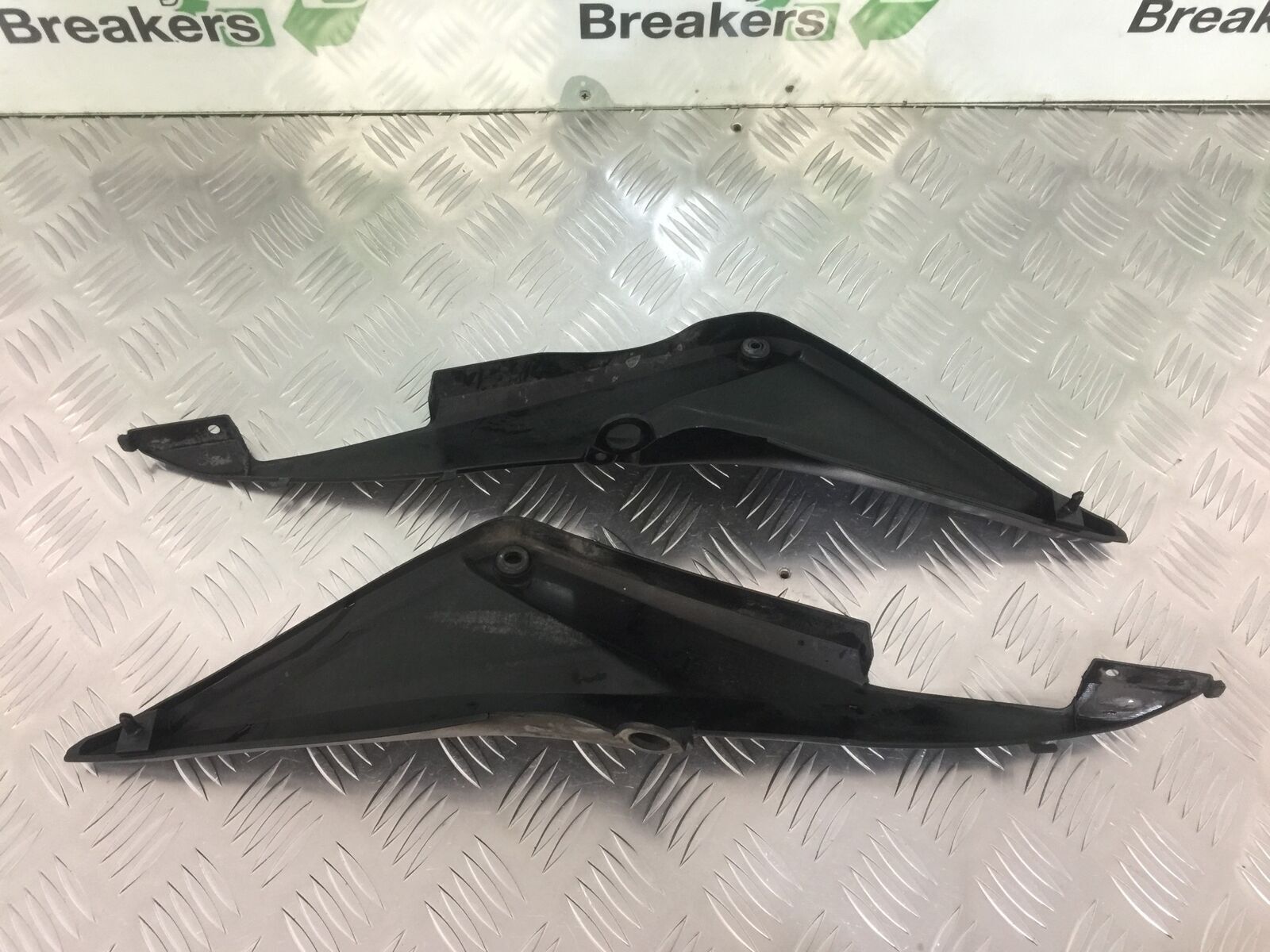 HONDA CBR600 RR LEFT & RIGHT SIDE INFILLS  YEAR 2005-2006 (STOCK 933)