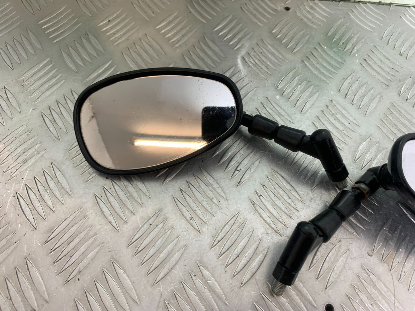 SUZUKI INTRUDER VL800 C800 LEFT AND RIGHT MIRRORS   YEAR 2012-16 (CMB1039)