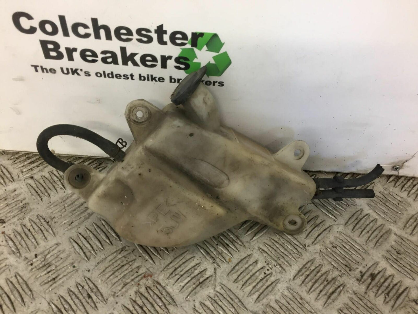 YAMAHA FJR1300 FJR 1300 COOLANT BOTTLE  YEAR 2002