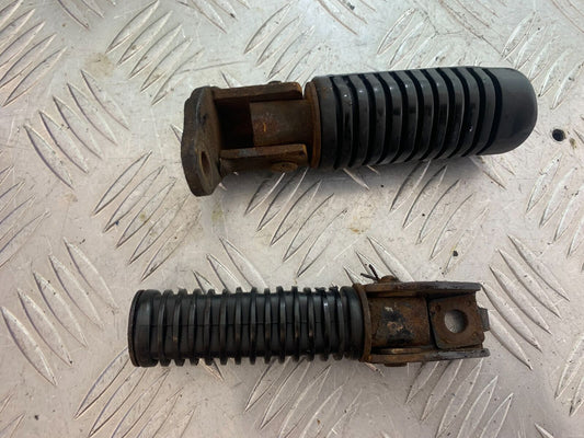 HONDA CX500 CX 500 1 X FRONT AND REAR FOOTPEGS YEAR 1980 (CMB1131)