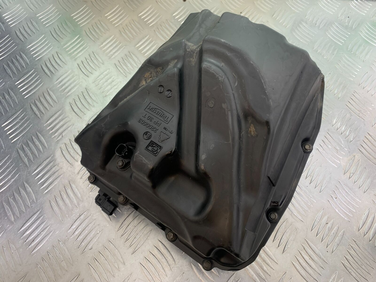 TRIUMPH TIGER 800 XC AIRBOX   YEAR 2011-2014 (CMB1022)