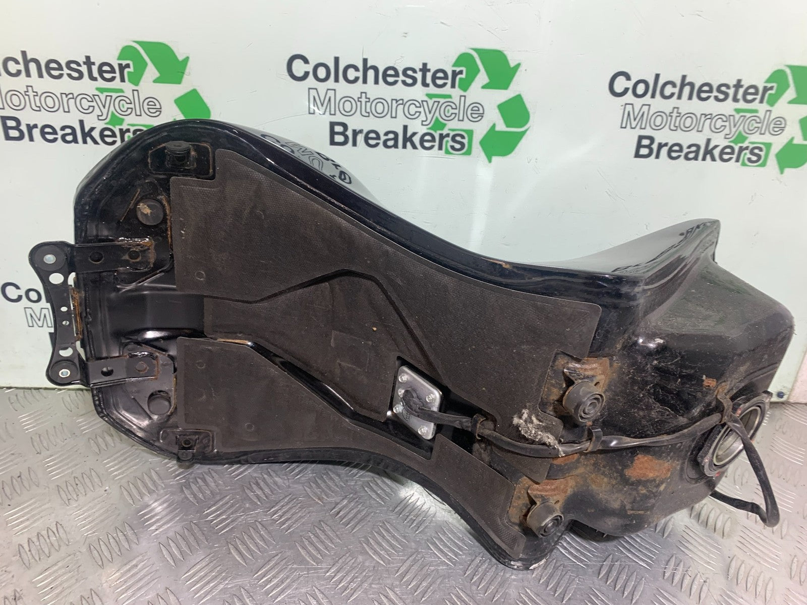 KAWASAKI GTR1400 GTR 1400 PETROL TANK YEAR 2007-09(CMB1174)