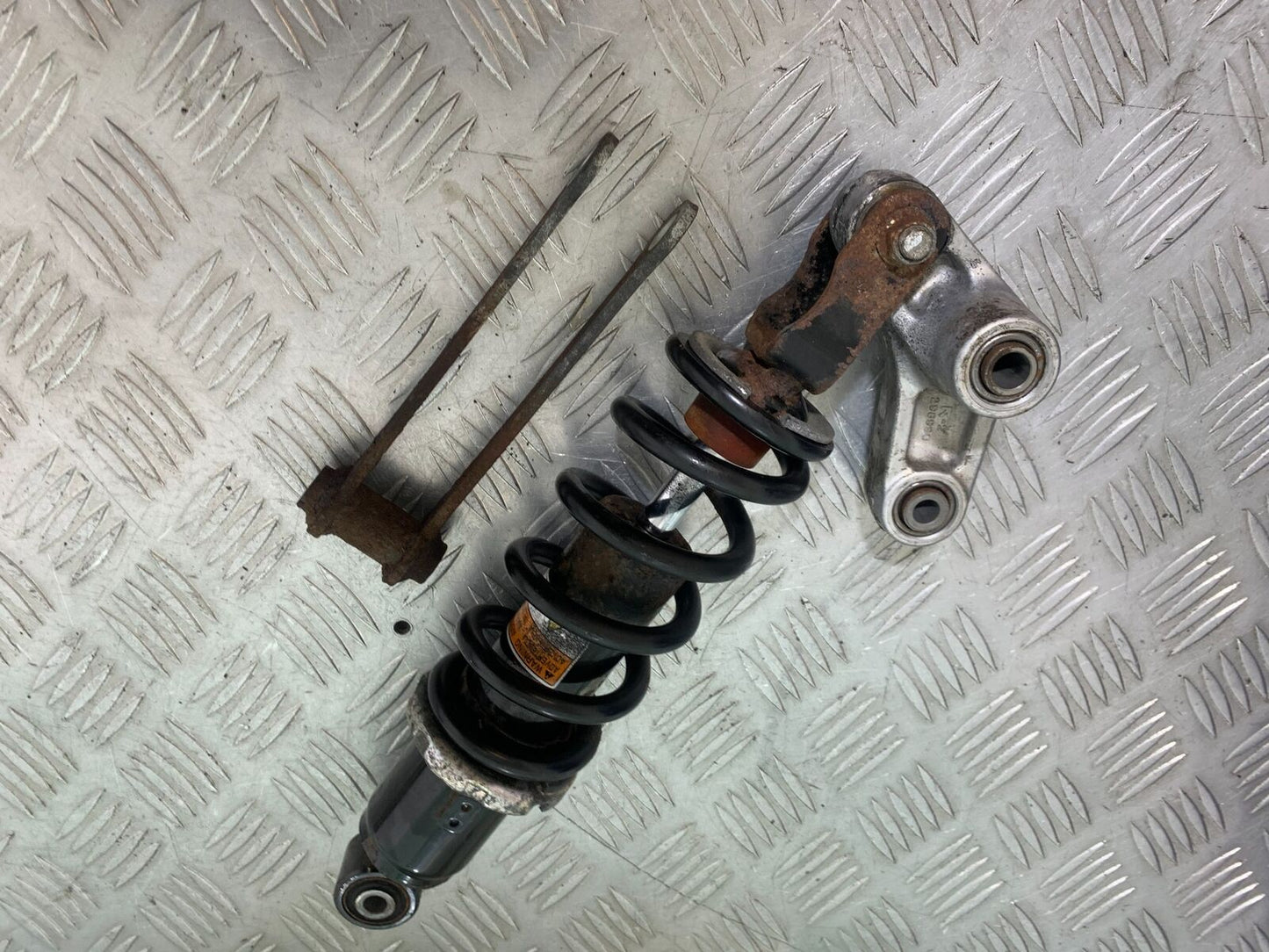 SUZUKI AN400 AN 400 BURGMAN REAR SHOCK & LINKAGE   YEAR 2017-2024 (CMB1118)