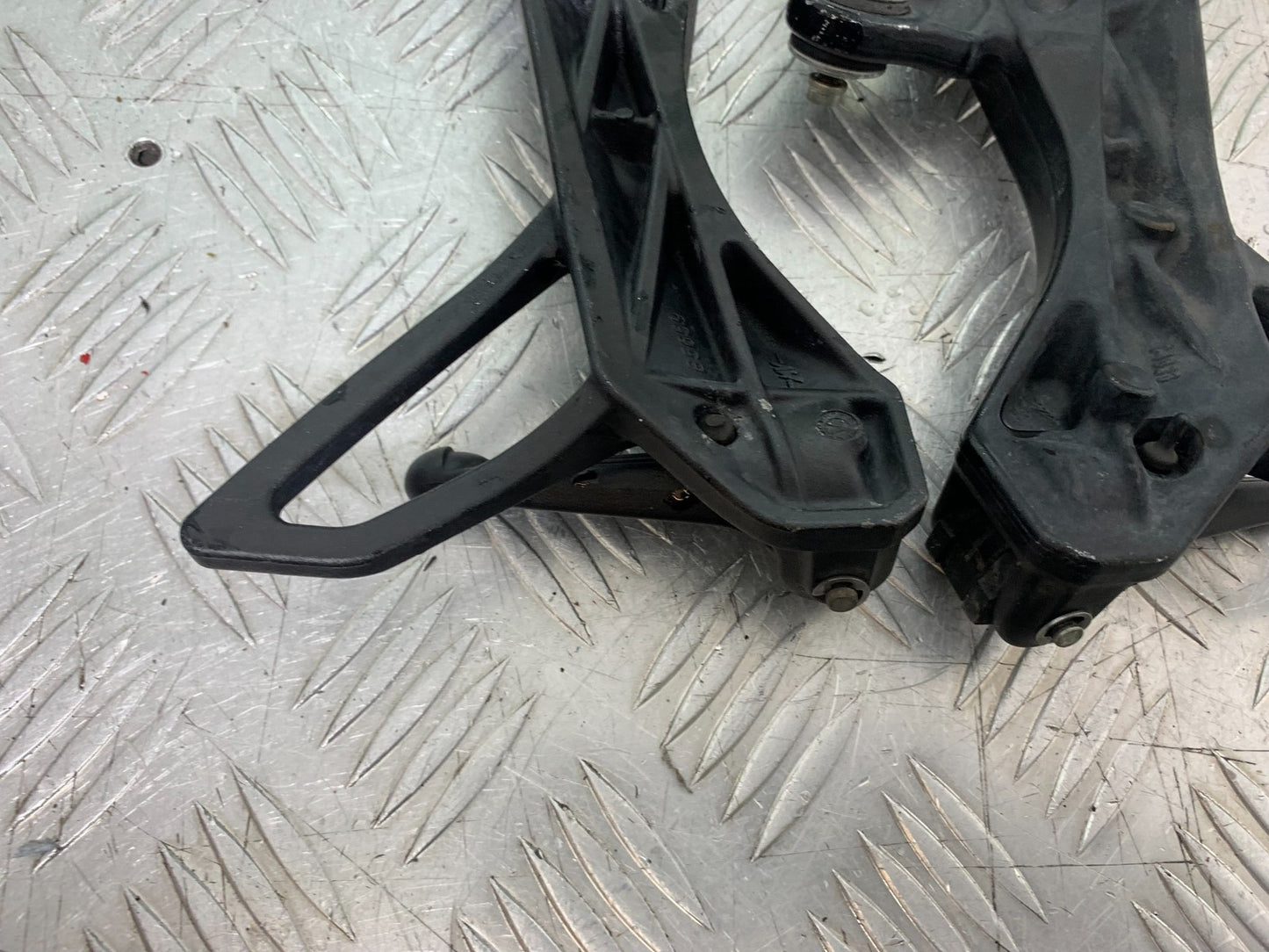 MV AGUSTA 800 F3 REAR HANGERS AND PEGS  YEAR 2017-2019 (CMB1227)