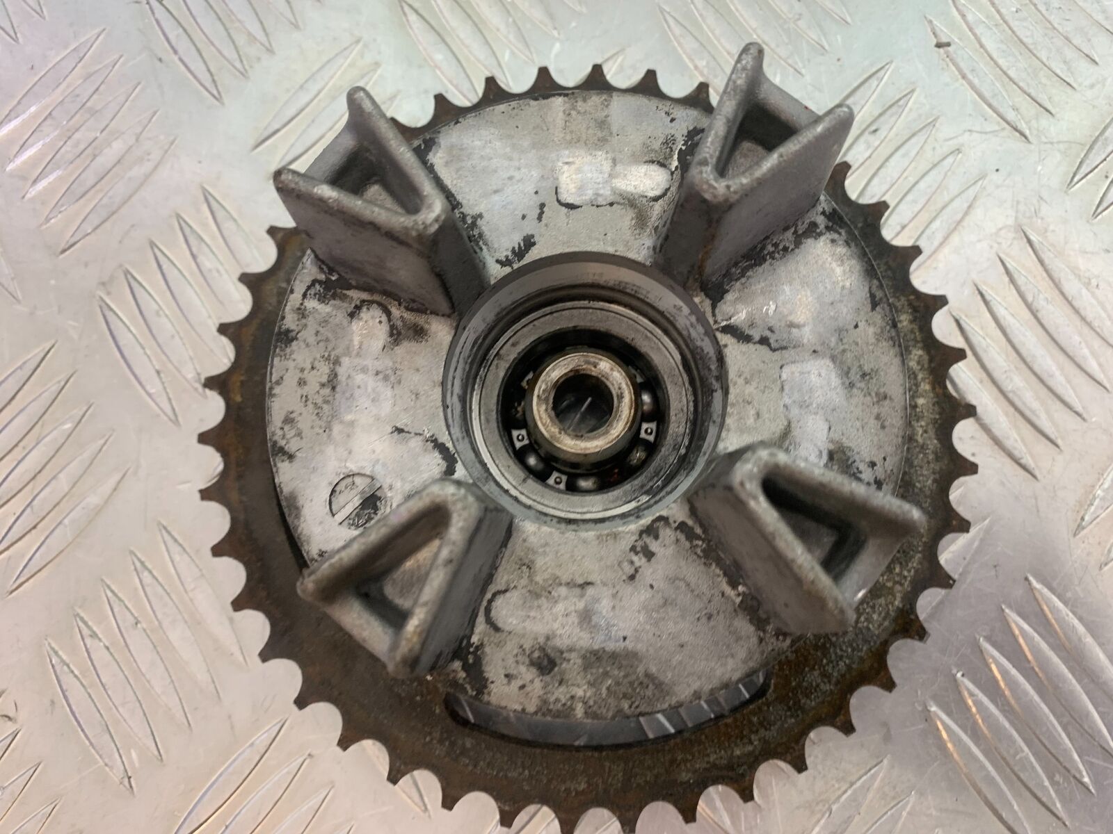 HONDA CBR125 CBR 125 REAR SPROCKET CARRIER  YEAR 2007-10 (CMB1004)