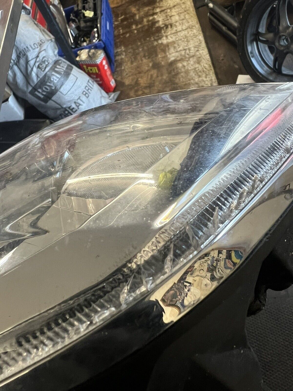 YAMAHA FZ1-N HEADLIGHT  YEAR 2006-2012  (STOCK 787)