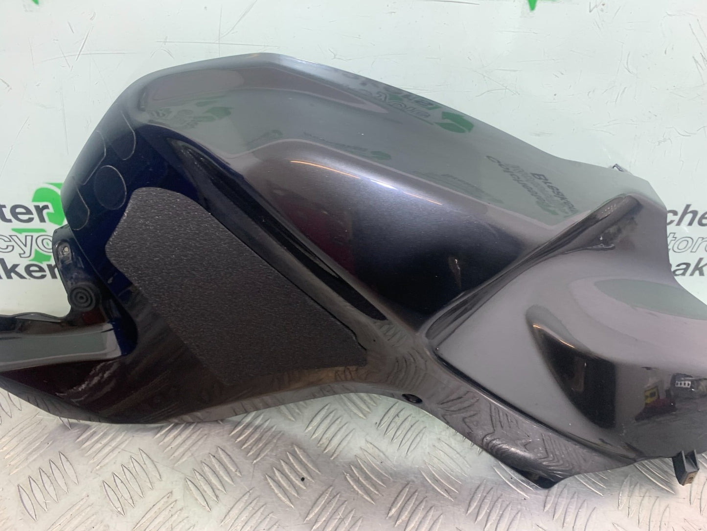 BMW K1300 S K 1300 S RIGHT TANK PANEL  YEAR 2009-16 (CMB1216)