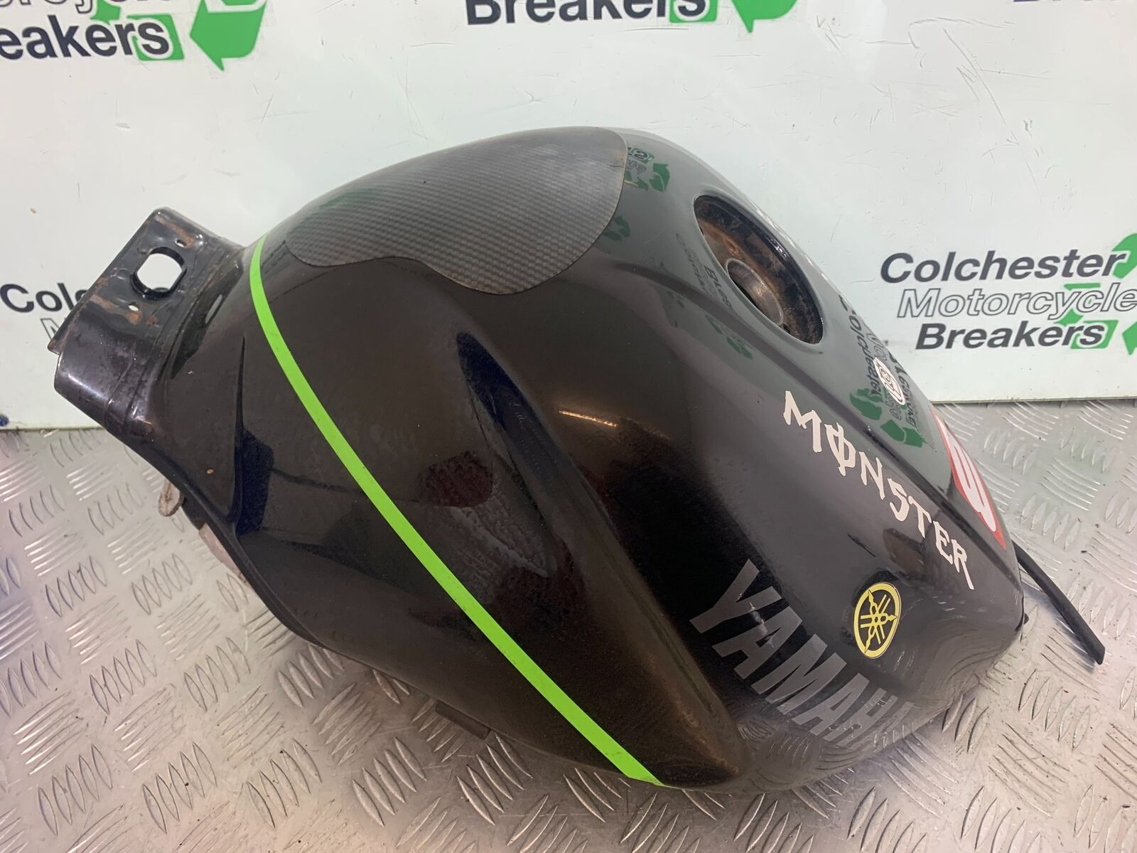 YAMAHA YZF600 YZF 600 THUNDERCAT PETROL TANK 1996-2003 (CMB1134)
