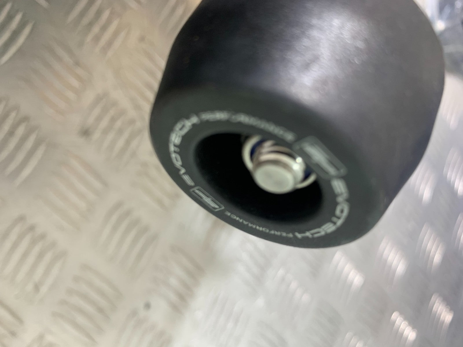 APRILIA RSV4 FACTORY REAR WHEEL BOBBINS  YEAR 2009-2012 (CMB1224)
