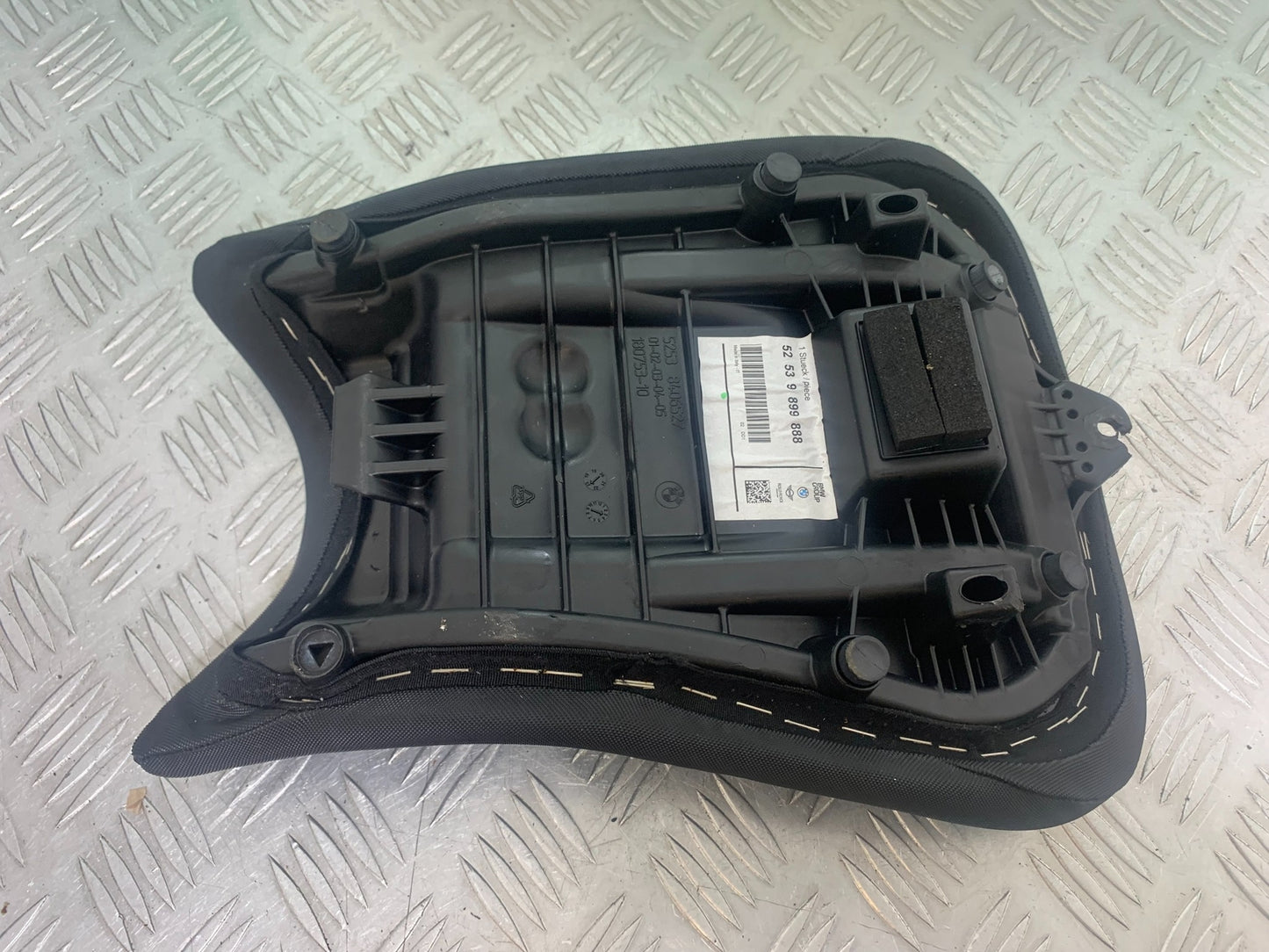 BMW M1000 R FRONT SEAT   YEAR 2023-2024 (CMB1140)