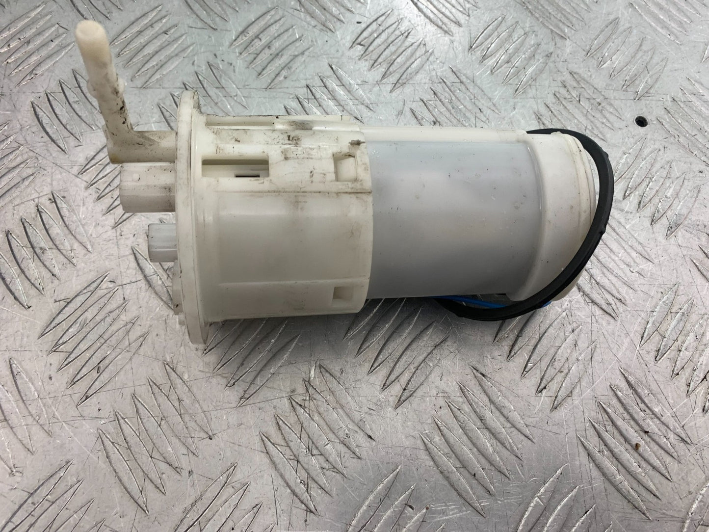 TRIUMPH 675 STREET TRIPLE RX PETROL PUMP  2015- 2017 (CMB1299)