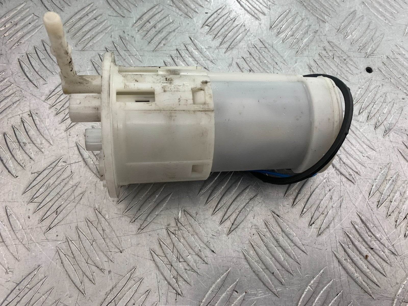 TRIUMPH 675 STREET TRIPLE RX PETROL PUMP  2015- 2017 (CMB1299)