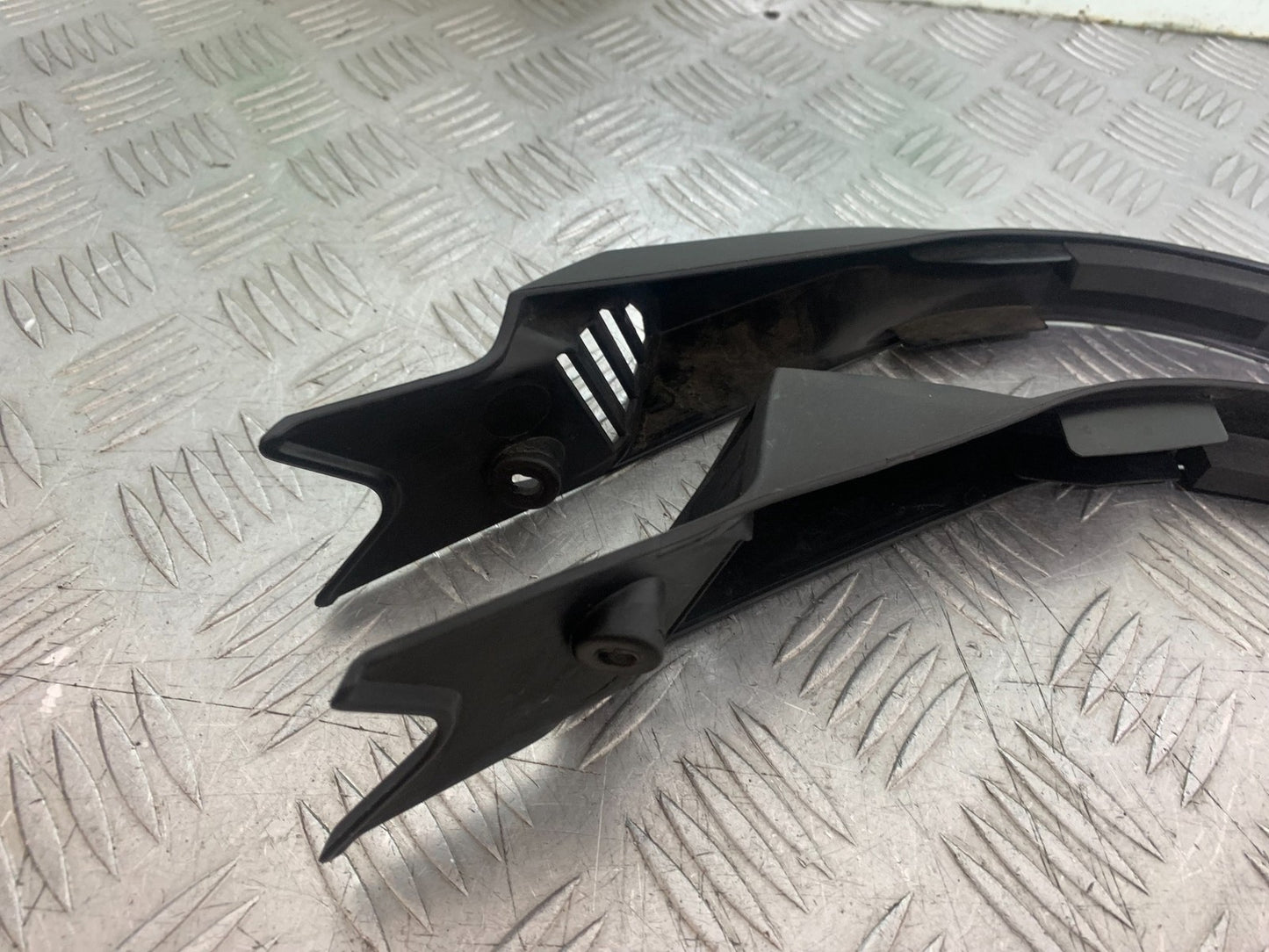 KAWASAKI ER6 N LEFT AND RIGHT INFILL COVERS   YEAR 2012-2017 (CMB1324)