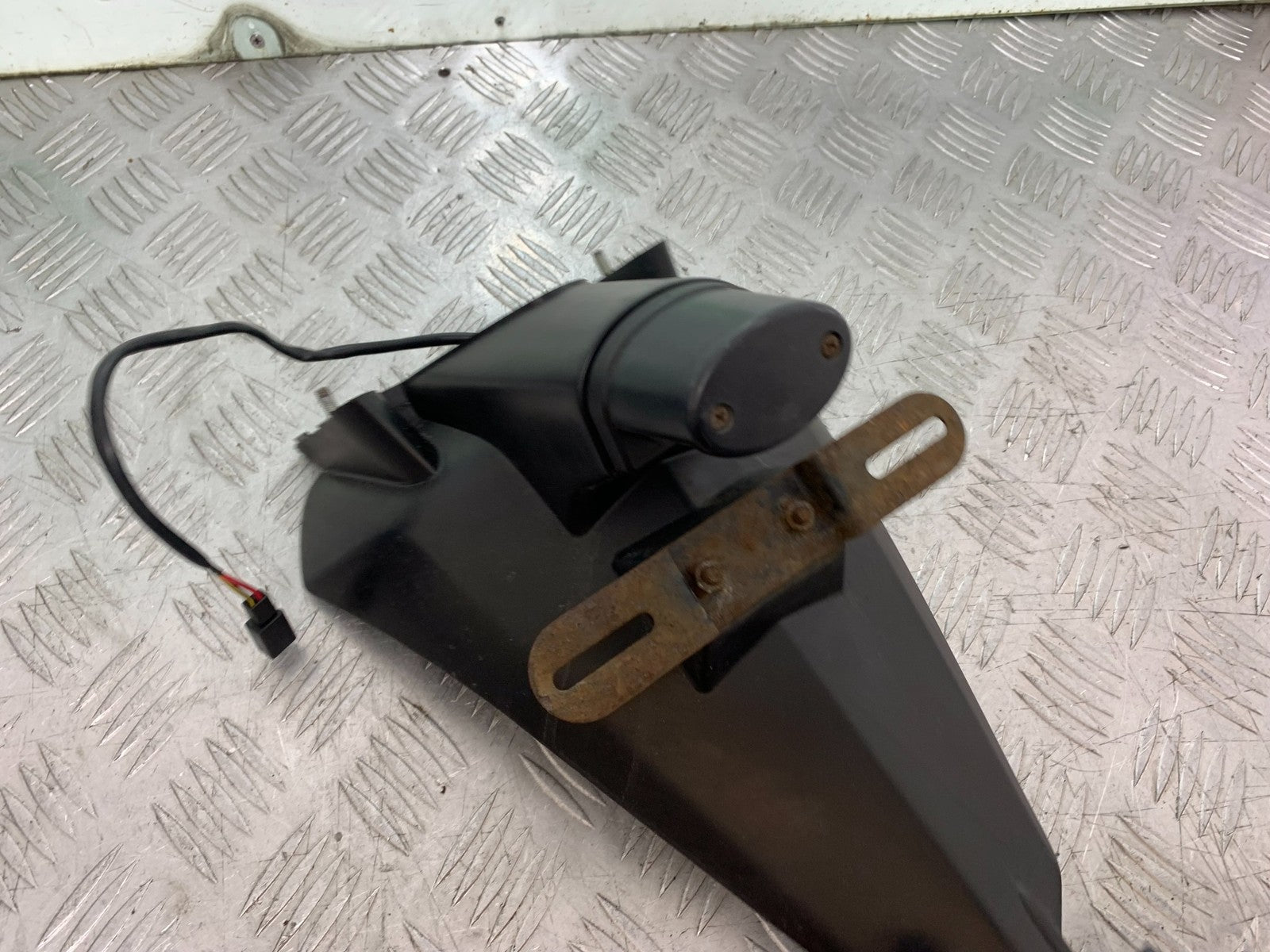 KAWASAKI GTR1400 GTR 1400 REAR MUDGUARD YEAR 2007-2009 (CMB1306)