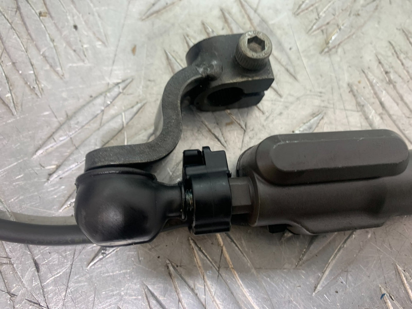 YAMAHA XSR900 XSR 900 QUICKSHIFTER  YEAR 2022-2024 (CMB1215)