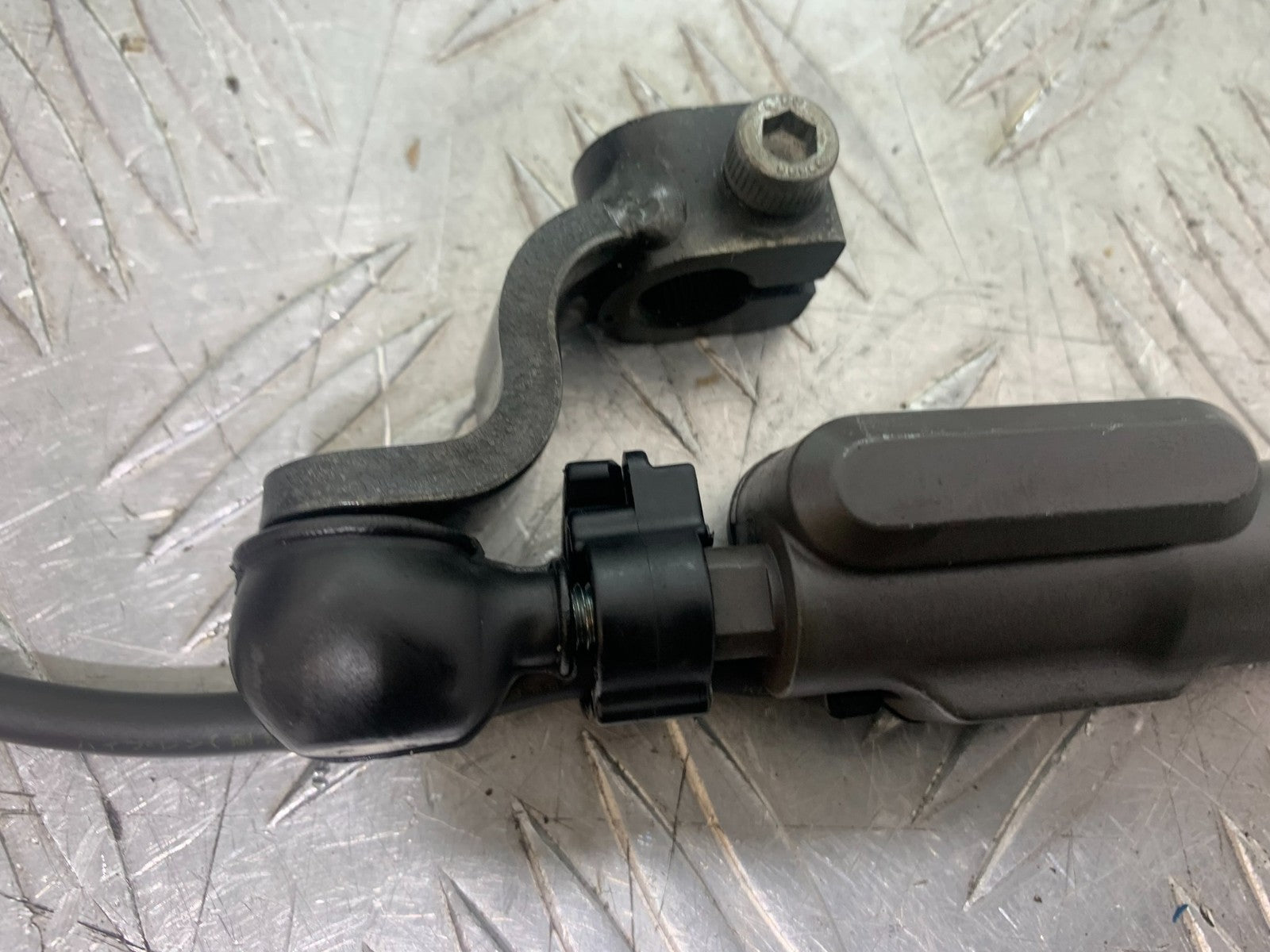 YAMAHA XSR900 XSR 900 QUICKSHIFTER  YEAR 2022-2024 (CMB1215)
