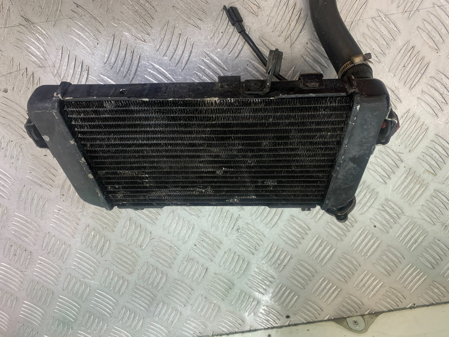 SUZUKI SV650 SV 650 mk1 RADIATOR    YEAR 1999-2002 (CMB1160)