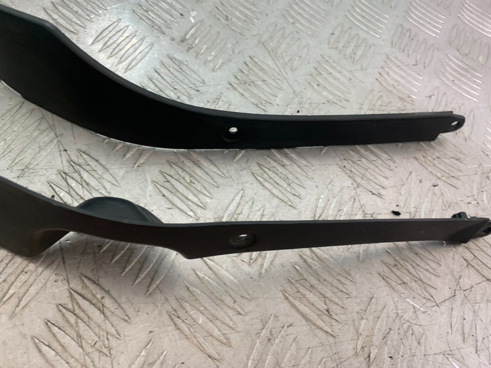 SUZUKI RF900 RF 900 LEFT AND RIGHT SIDE TRIM YEAR 1994-1999 CMB1326