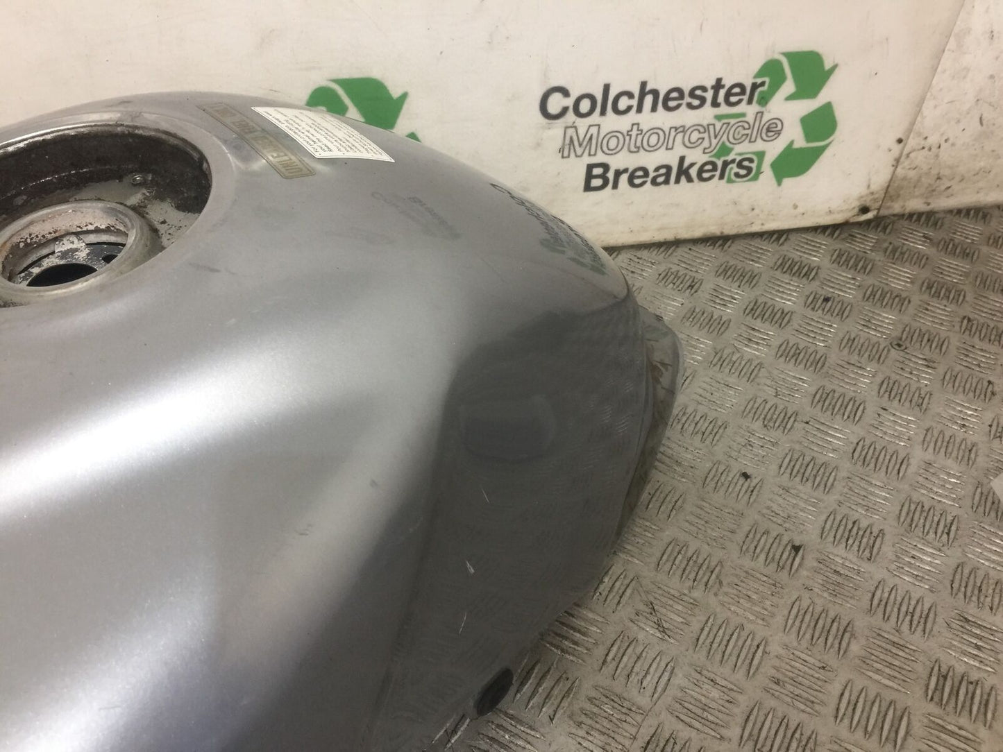 HONDA CBF600 CBF 600 PETROL TANK  YEAR 2004 -07  (STOCK 909)