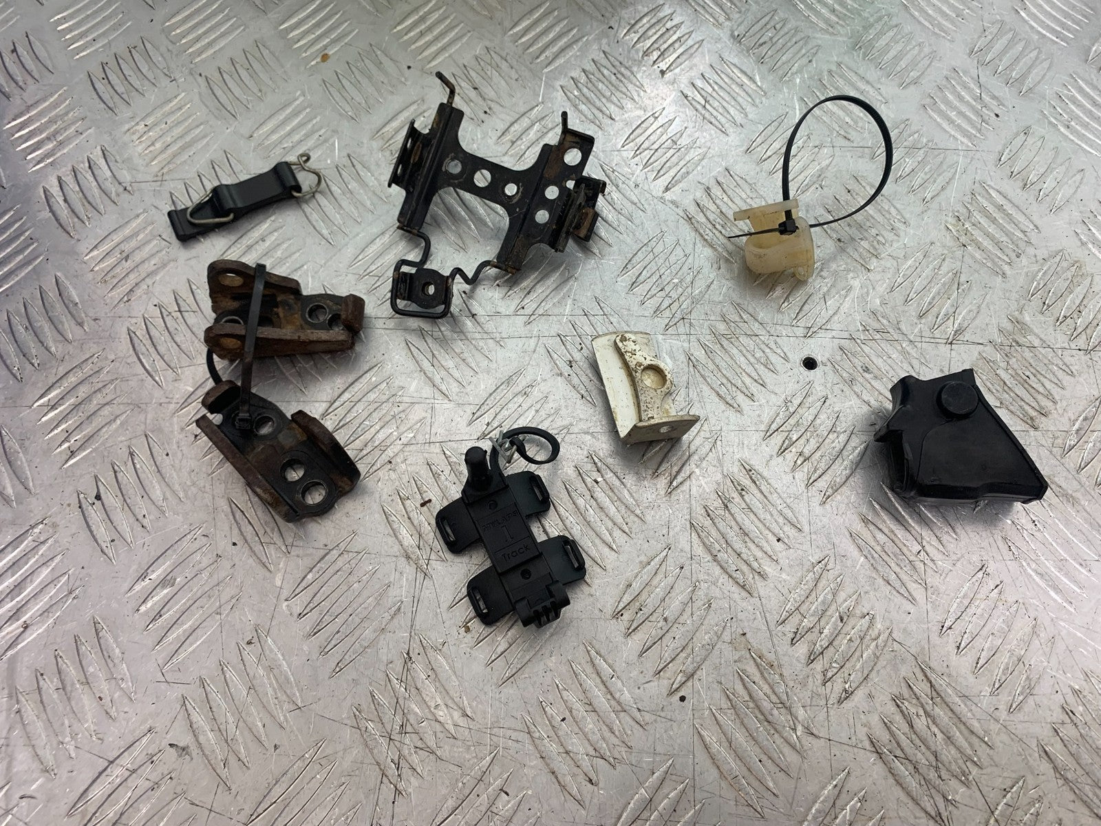KAWASAKI KXF450 KXF 450 FRAME BRACKETS   YEAR 2013 CMB1217)