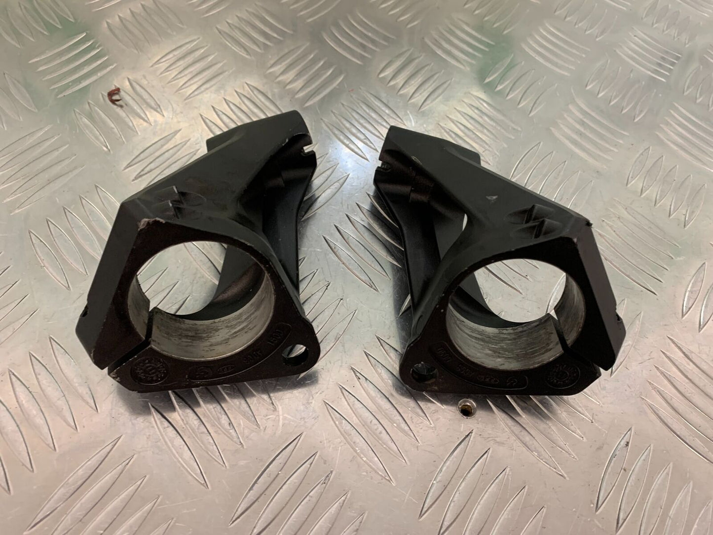 KAWASAKI Z1000 SX LEFT & RIGHT HANDLEBAR MOUNTS   YEAR 2011-16 (STOCK 942)