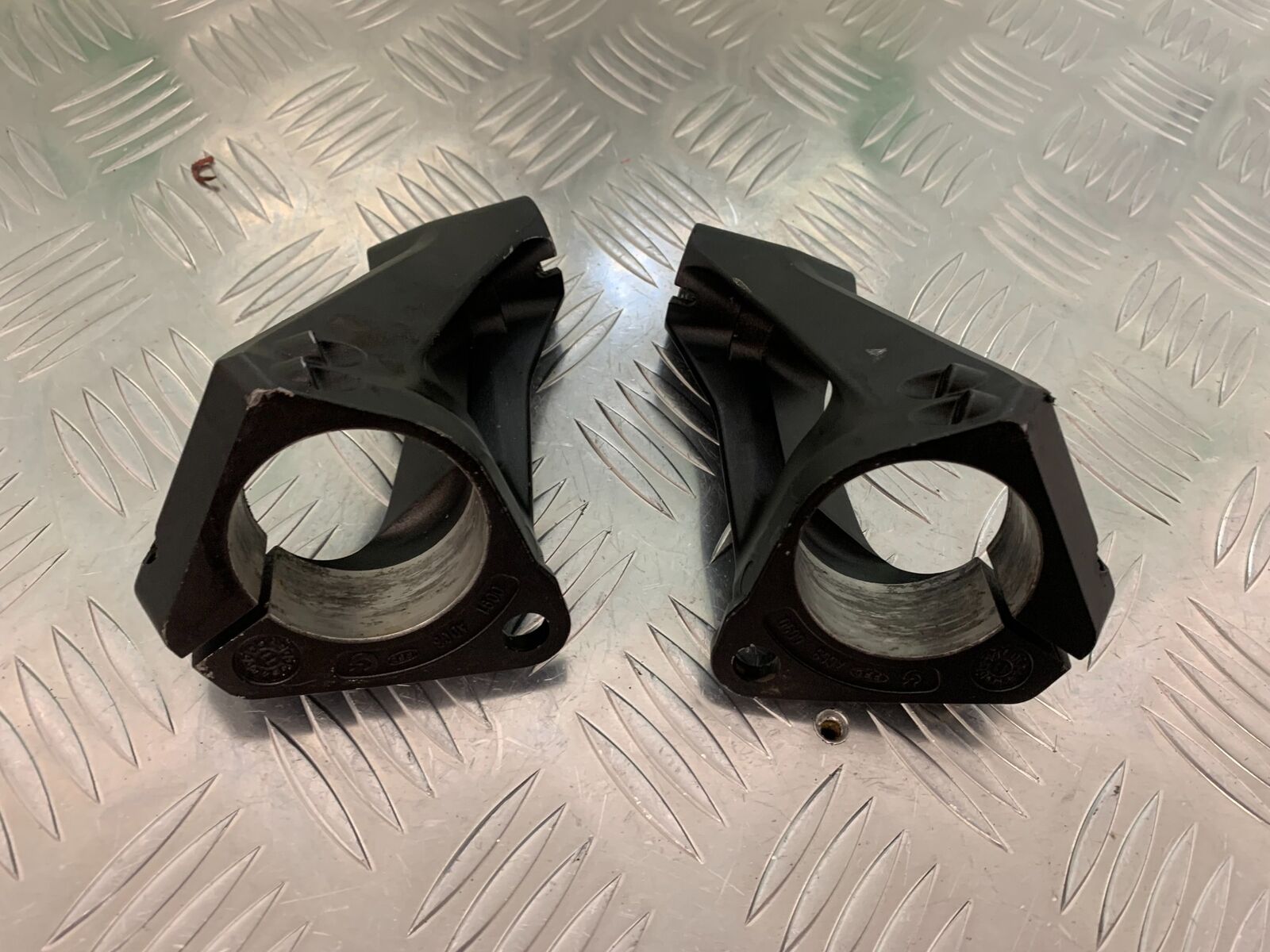 KAWASAKI Z1000 SX LEFT & RIGHT HANDLEBAR MOUNTS   YEAR 2011-16 (STOCK 942)
