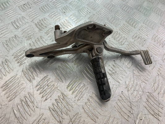 KAWASAKI GPX 750 GPX 750 FRONT RIGHT HANGER  YEAR 1990