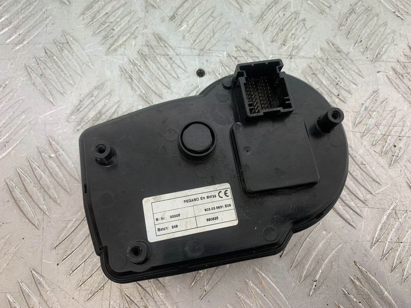APRILIA 650 PAGASO STRADA CLOCKS SPEEDO DASH  YEAR 2005-2010 (CMB1260)